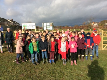 Pupils from Farmilo who helped plant trees